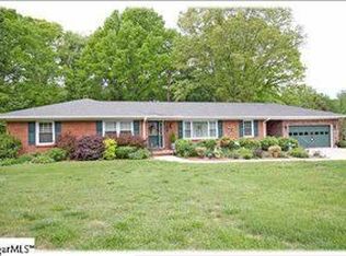 121 Ashmore Rd, Greer, SC 29650