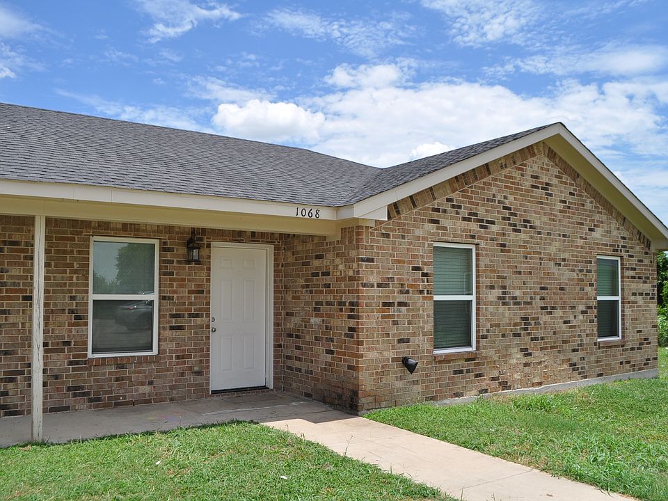 1st image of 1068 Memory Ln