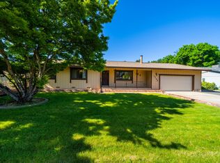 1742 Filaree Dr, Redding, CA 96002