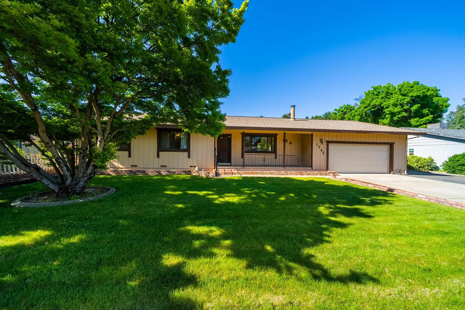 1742 Filaree Dr photo 1