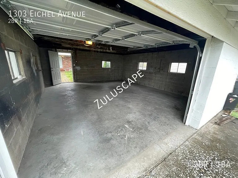1303 E Eichel Ave — Photo 11