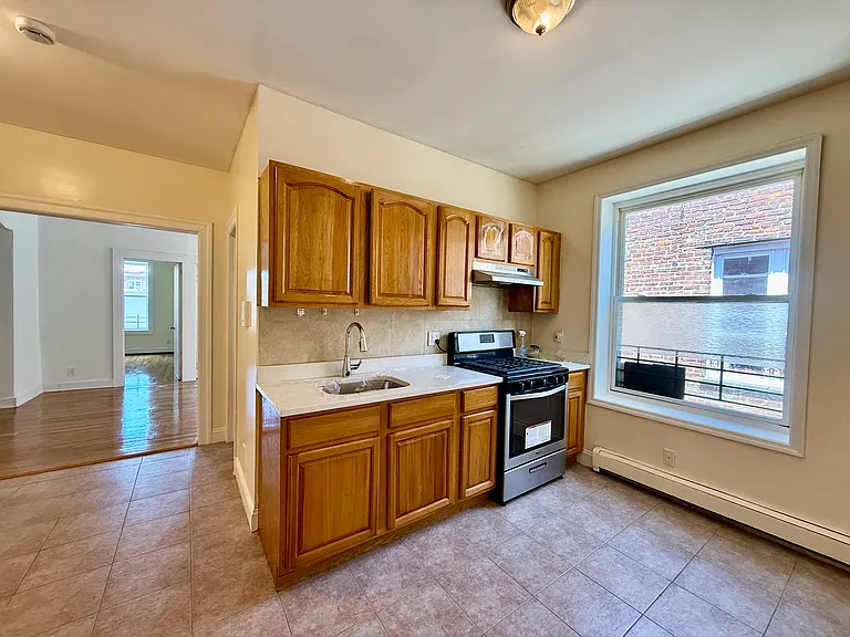 2830 W 35th St #2R — Photo 3