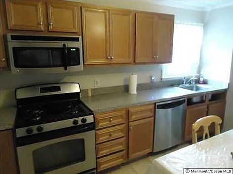 3rd image of 940 Commonwealth Blvd
