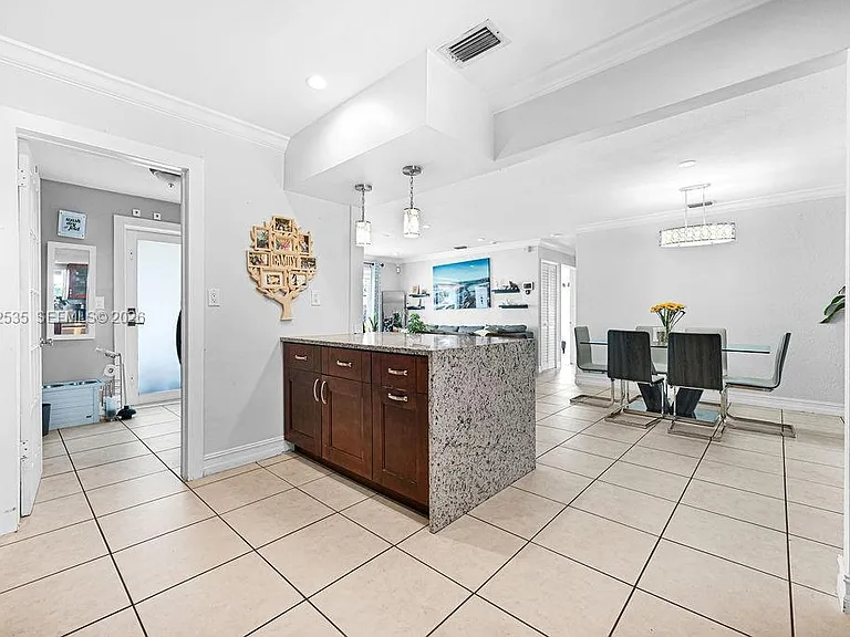 740 N 73rd Ave — Photo 34