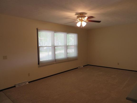 5th image of 8309 S 48th Ave
