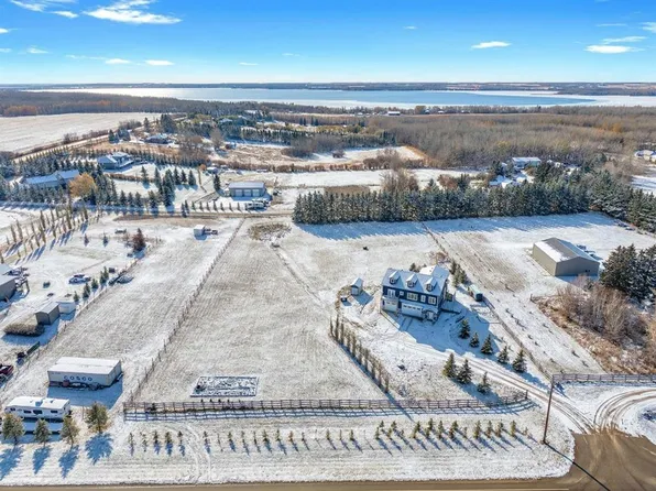1505 NE Township Road 394, Lacombe County, AB T4M 0Y3