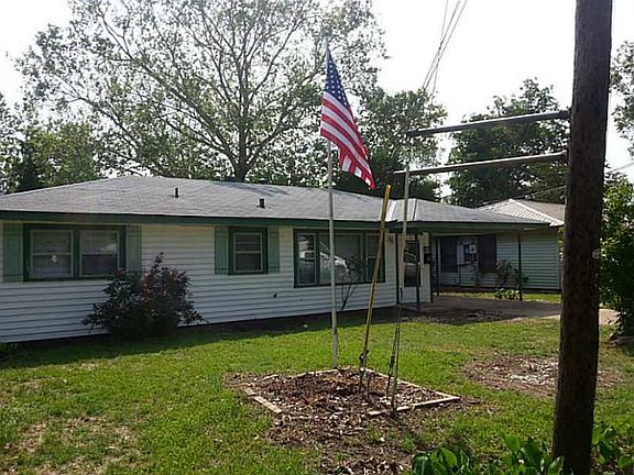 2nd image of 2412 River St