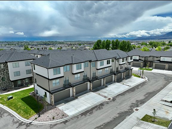 2nd image of 176 W Harvest Village Ln