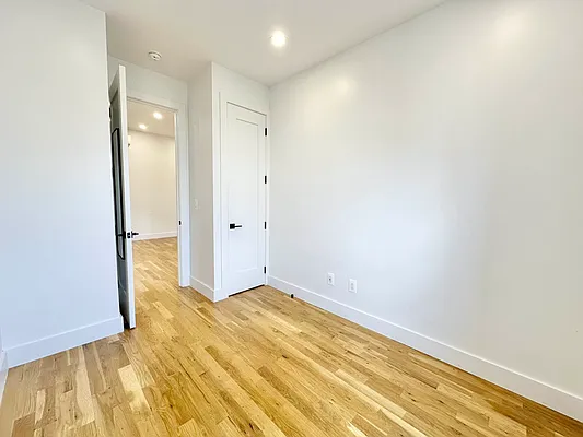 Rented by Camelot Realty Group | media 10