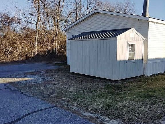 3rd image of 109 Leisure View Dr