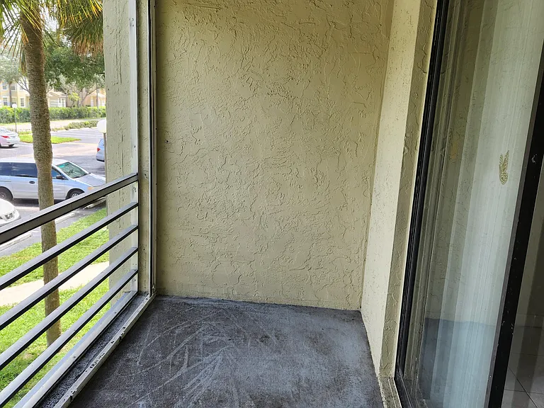 1800 N Lauderdale Ave #1205 — Photo 11