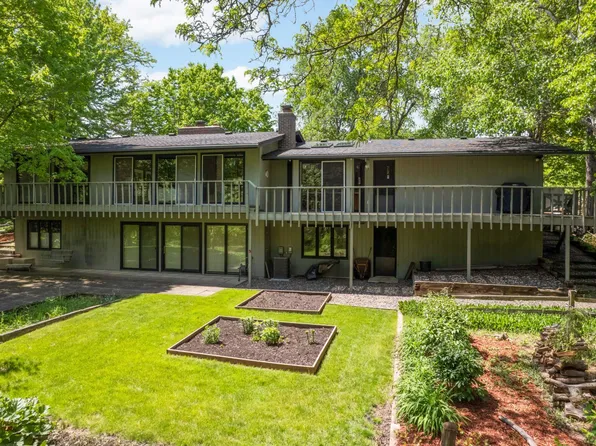 2040 Adair Ave N, Golden Valley, MN 55422