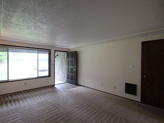 3rd image of 5709 NE 119th St