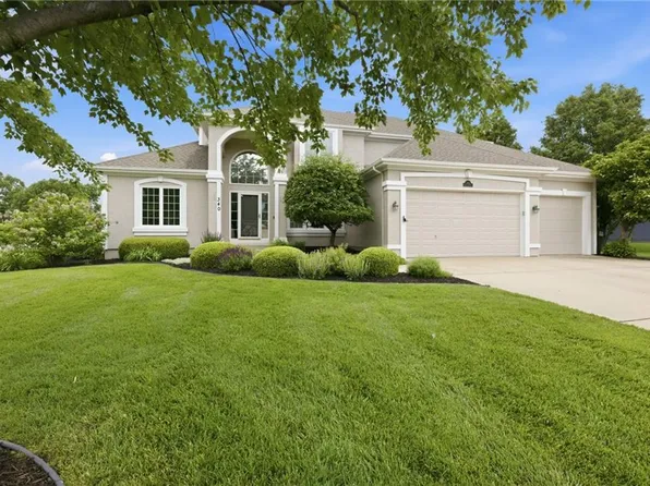 340 SE Chelsea Dr, Lees Summit, MO 64063