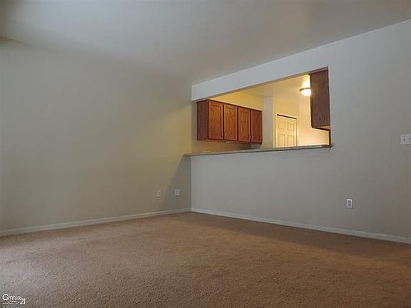 5th image of 41031 Rose Ln