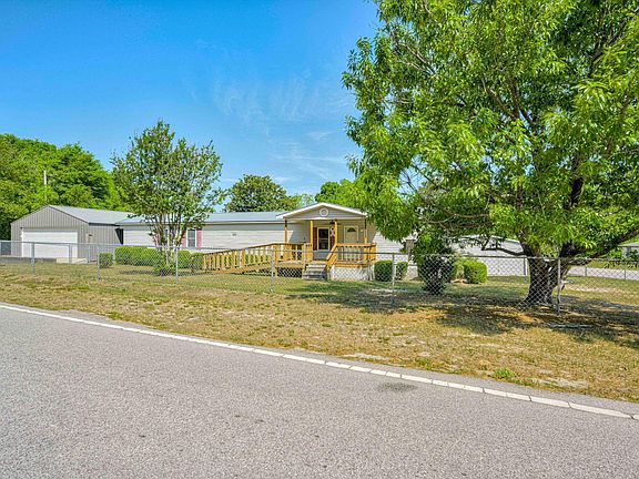 4th image of 220 Daley Dr