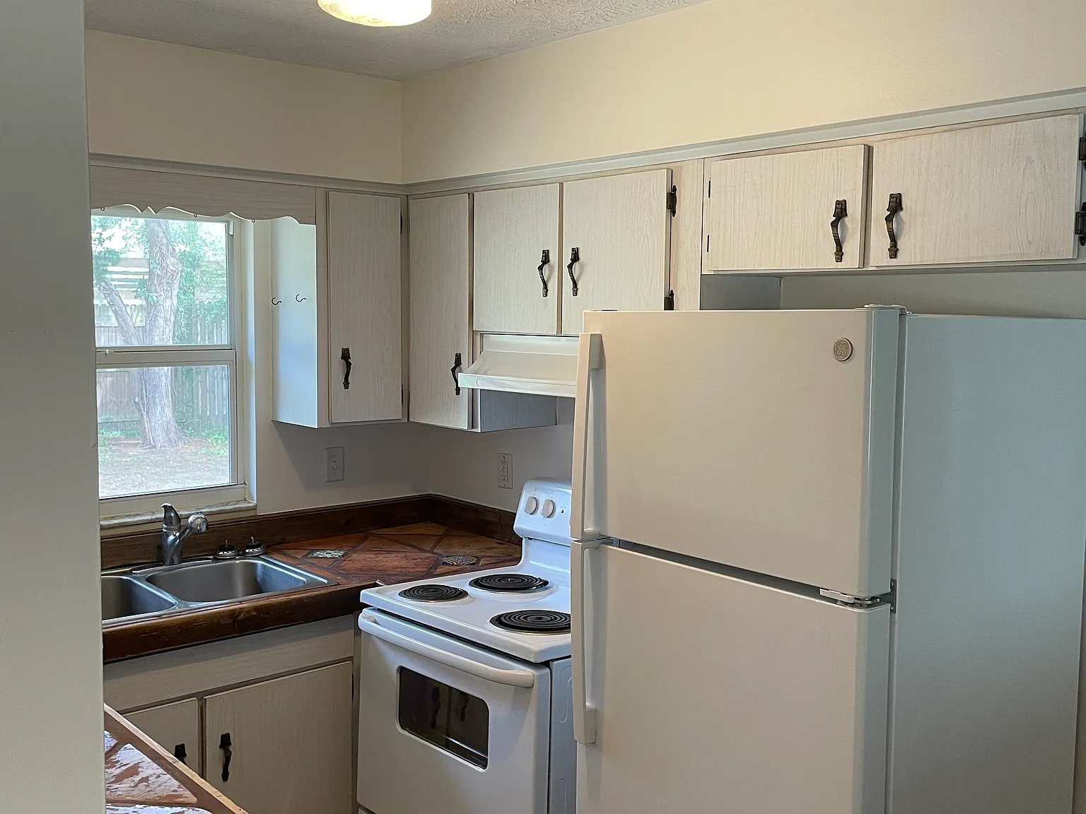 1 bed, 750 sqft, $1,750 — Photo 3