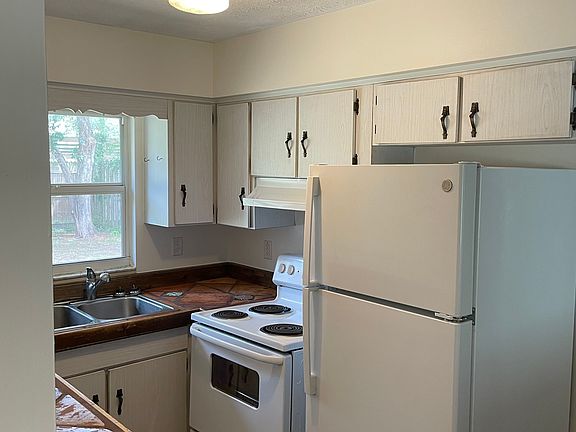 3rd image of 216 F St #A