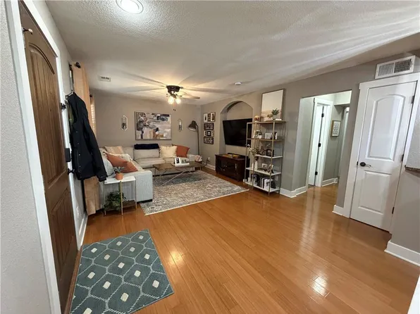 4500 Jefferson St APT 102, Kansas City, MO 64111