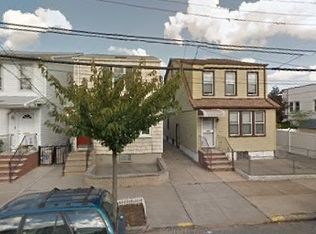 5341 73rd St, Maspeth, NY 11378