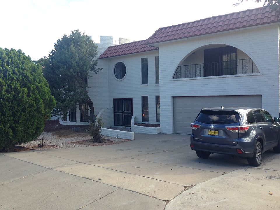 1st image of 4507 Larchmont Dr NE