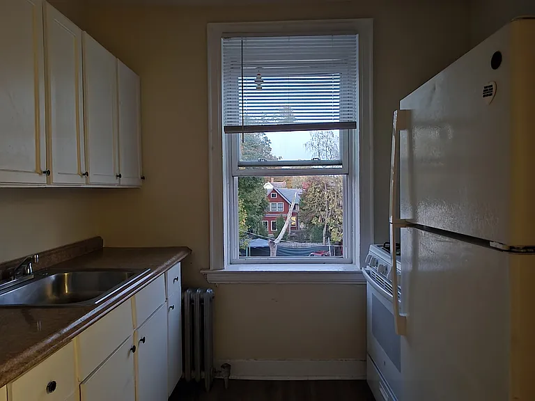 34 Hotchkiss St #4 — Photo 2
