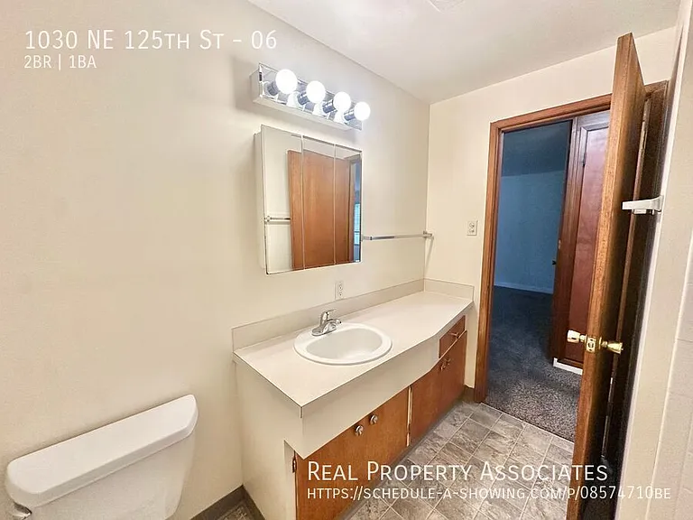 1030 NE 125th St #6 — Photo 19