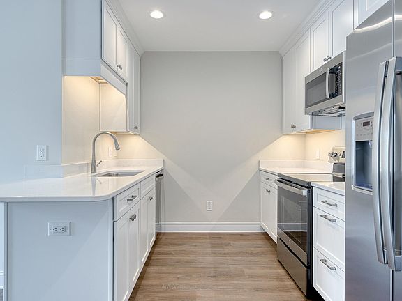 2nd image of 201 W Main St #10