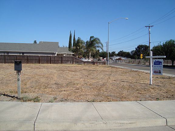 2nd image of 3677 Mary Ave