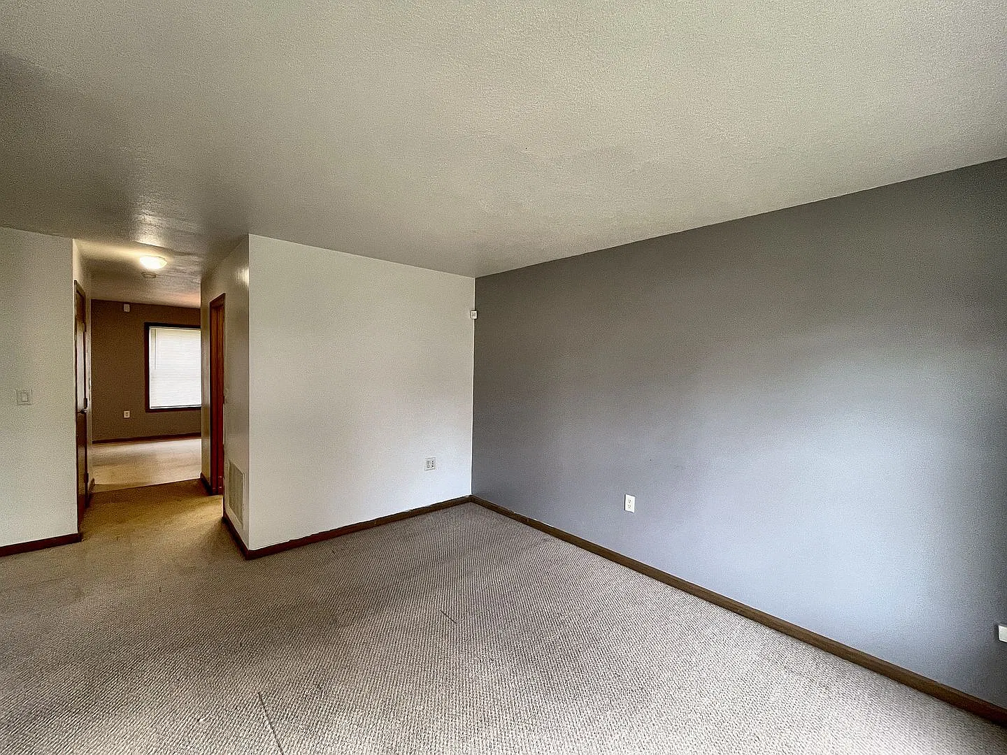 Newer Build 4 Bedroom, 2 Full Bath Home with Garage and New Dishwasher — Photo 3