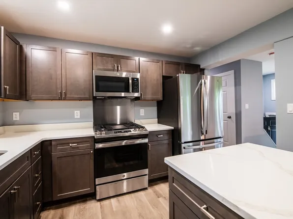 101 Pleasant Valley Rd, Amesbury, MA 01913