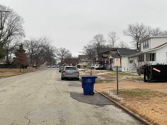 5th image of 7132 Mardel Ave