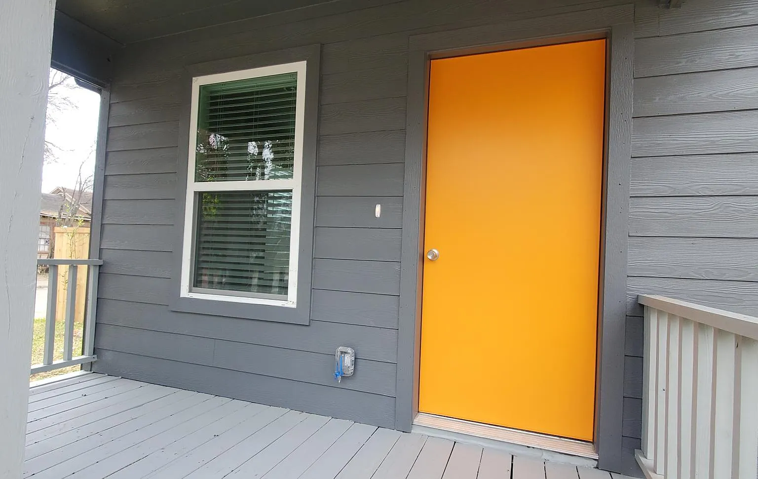 3203 N Winnetka Ave — Photo 1