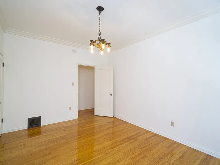 427 N Sierra Bonita Ave — Photo 5
