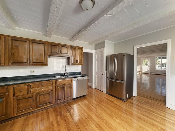 3rd image of 30 Essex St