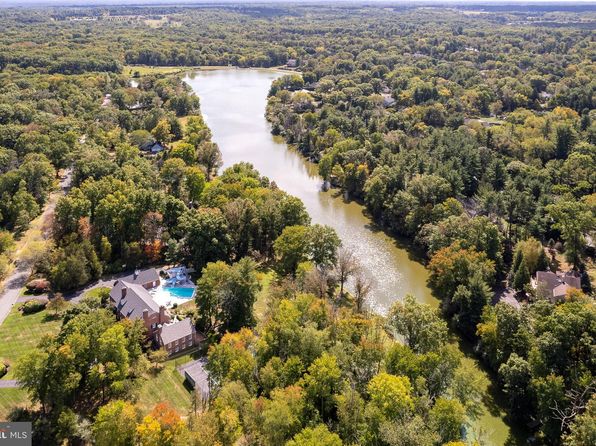 13 E Shore Dr, Princeton, NJ 08540