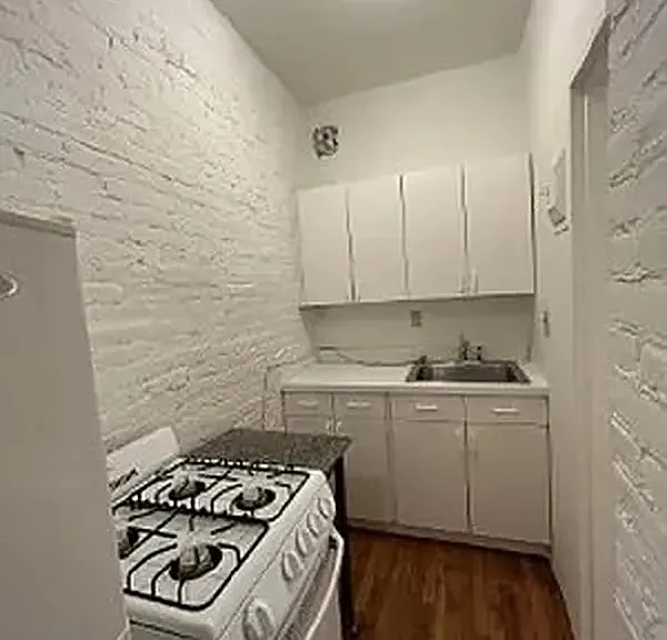 218 E 70th St #2A — Photo 5