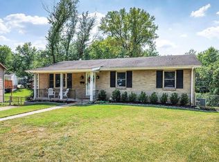 144 Oakside Ln, Saint Louis, MO