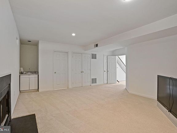 4th image of 4002 Rosemeade Dr