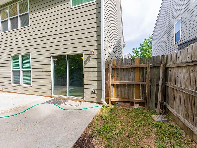 5815 Weddington Dr — Photo 36