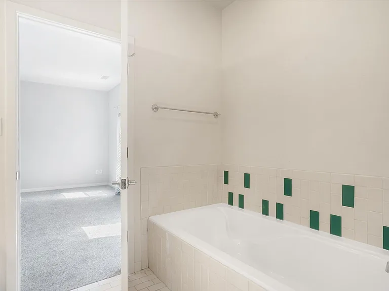 3936 Silver Ave SE — Photo 30