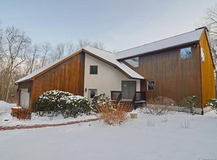 27 High Hill Rd, Bloomfield, CT 06002