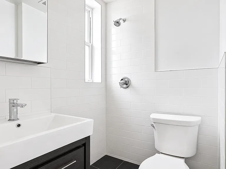 290 Nassau Ave #2R — Photo 5