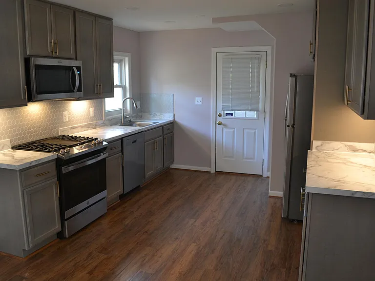 9705 48th Pl — Photo 13