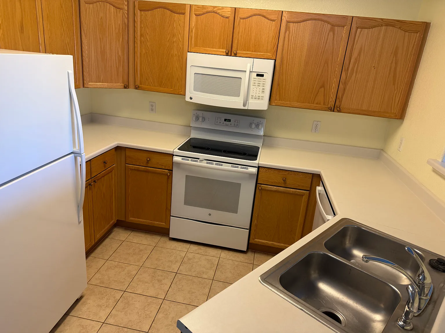 2 bed, 1100 sqft, $2,350 — Photo 2