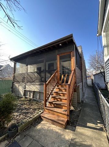 1st image of 3342 W Belle Plaine Ave
