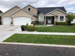 384 Roanoke Dr, Chubbuck, ID 83202