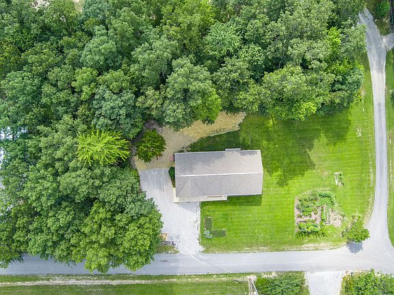 2nd image of 1009 South Ln