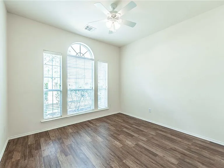 2424 Brycewood Ln — Photo 14