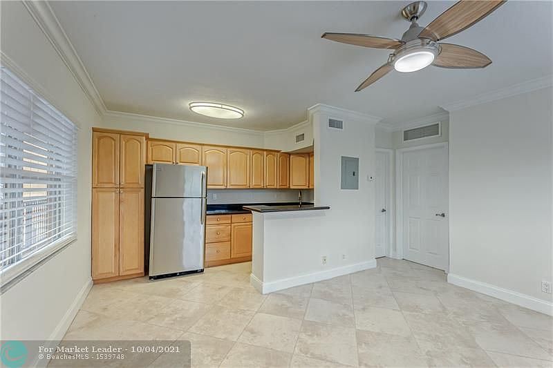 1st image of 744 NE 14th Ave APT 8